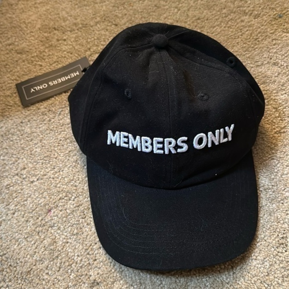 New with  tag hat